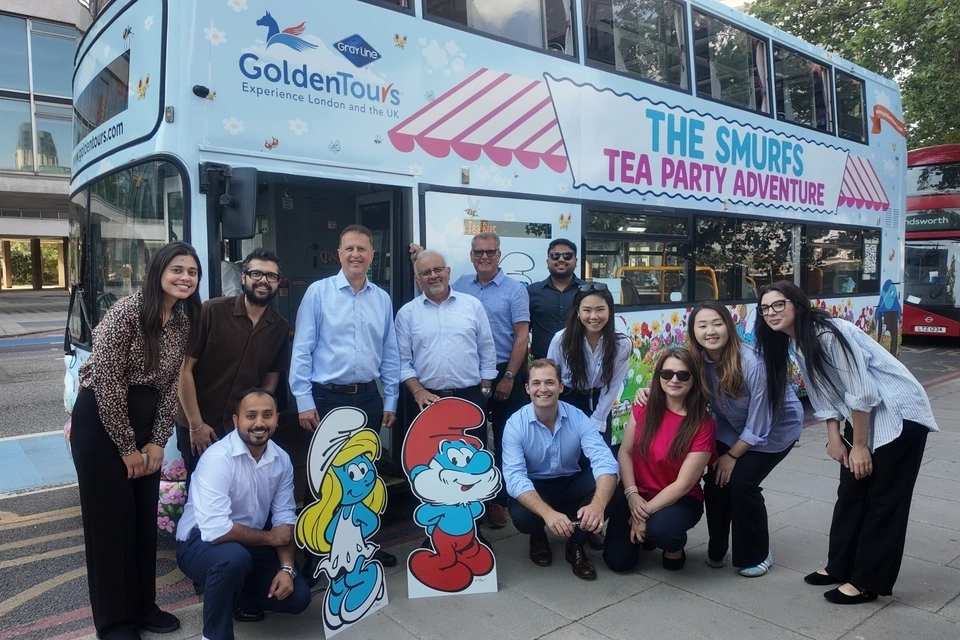 Golden Tours: The Smurfs London Tea Party Adventure