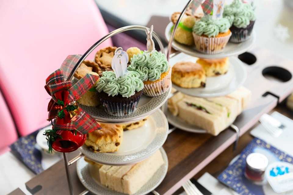 Golden Tours: The Snowman Afternoon Tea Bus Tour