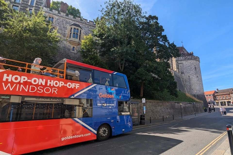 Golden Tours: Windsor Hop-On, Hop-Off Bus Tour with Cruise or Windsor Castle