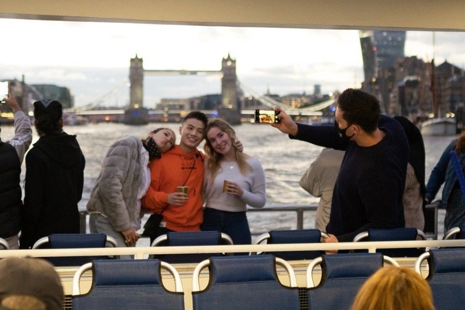 Uber Boat by Thames Clippers: Single Boat River Ticket + St. Paul's Cathedral Entrance