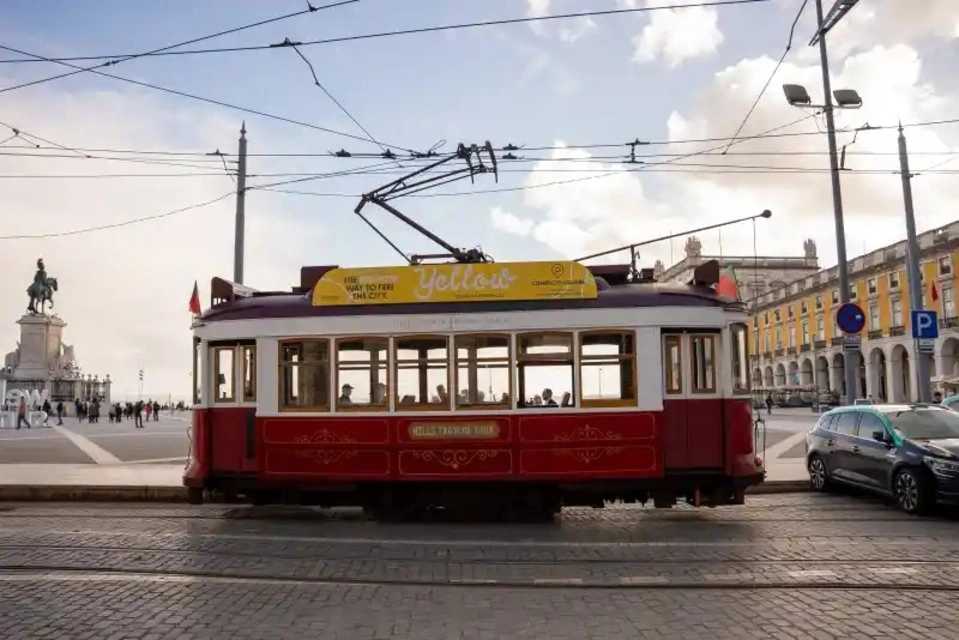 Yellow Bus: Royal & Hills Tramcar Tours