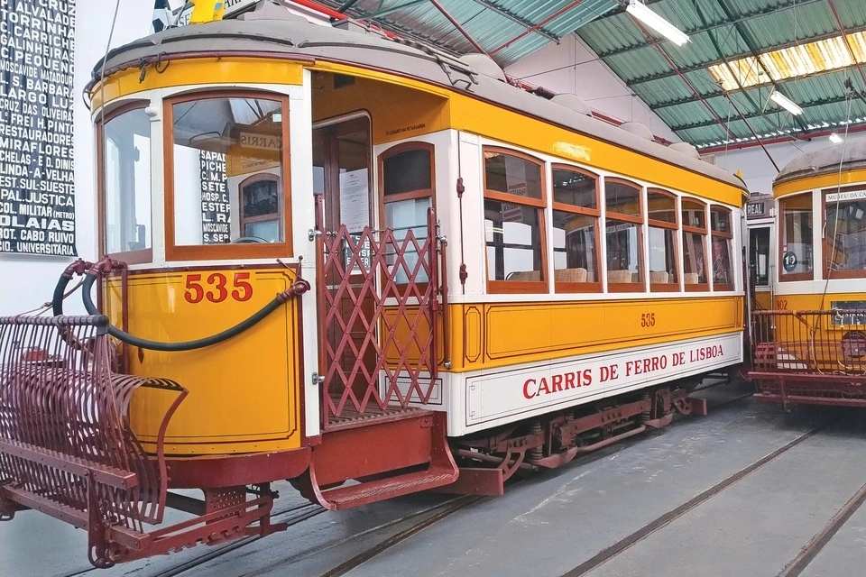 Yellow Bus: Royal & Legacy Tramcar Tours (24 Hrs)