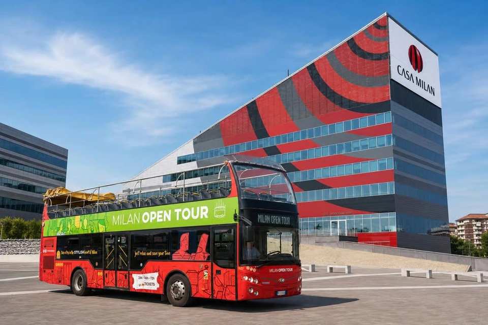 Milan Open Tour: Milan Hop-On, Hop-Off Bus Tour + Optional Admission to Casa Milan 