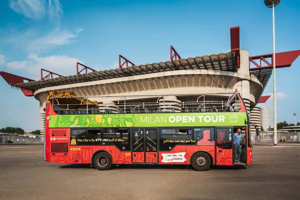 Milan Open Tour: Milan Hop-On, Hop-Off Bus Tour + Optional Admission to Casa Milan 