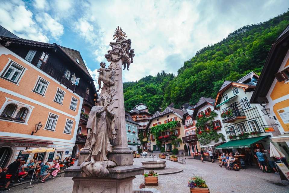 Austria Highlights Tour: 24-Hour Vienna Hop-On, Hop-Off + Hallstatt Day Trip and Melk