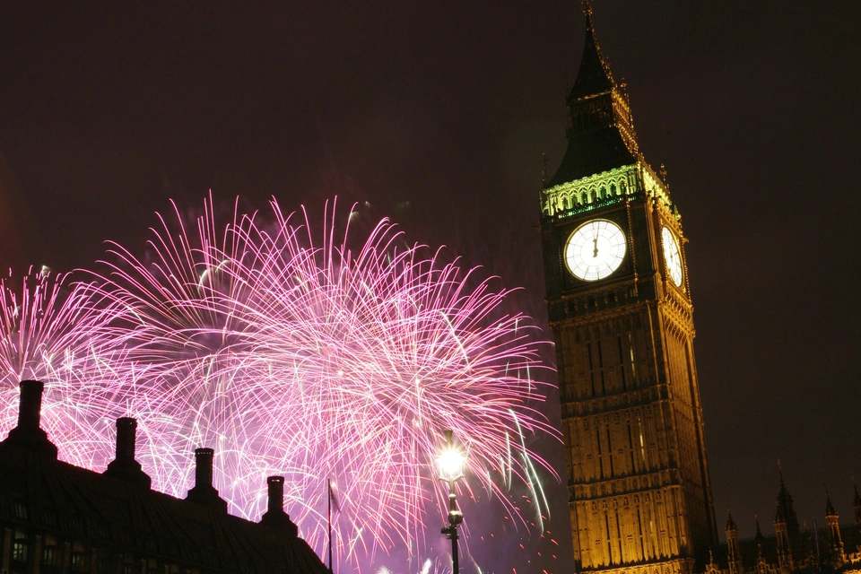 New Year’s Eve Dinner & Thames Cruise with Fireworks Aboard The Sapele