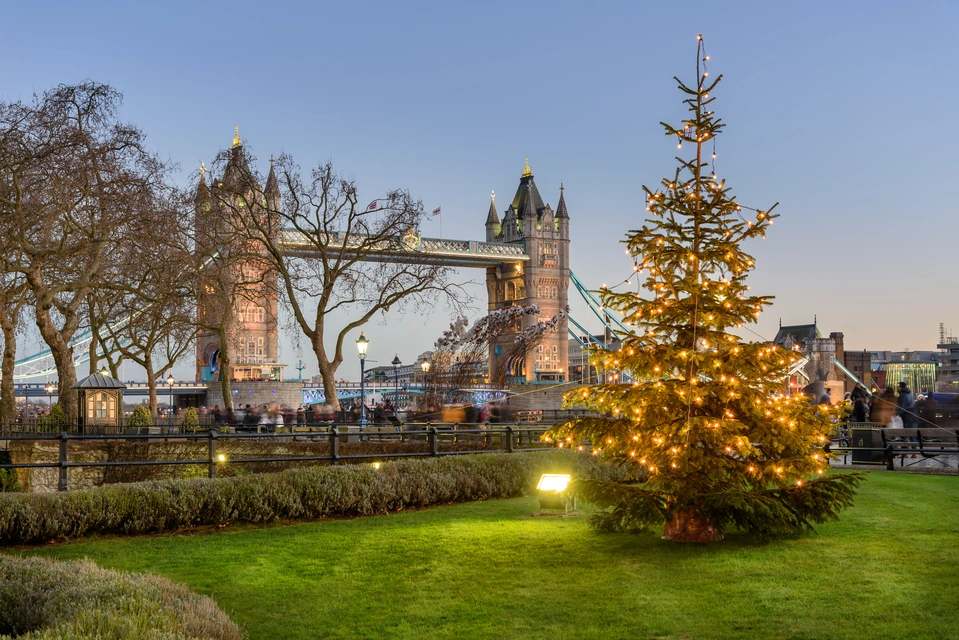 Christmas Eve in London with Dinner and Midnight Mass