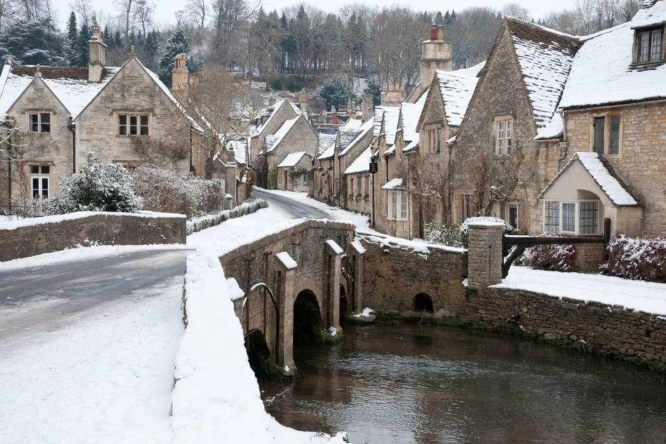 Oxford, Cotswolds and Stratford-upon-Avon with Traditional Christmas Lunch