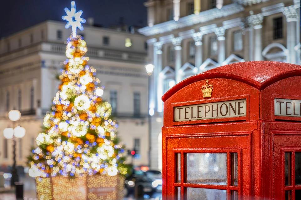 Singalong Christmas Lights Tour with Festive Food & Drinks