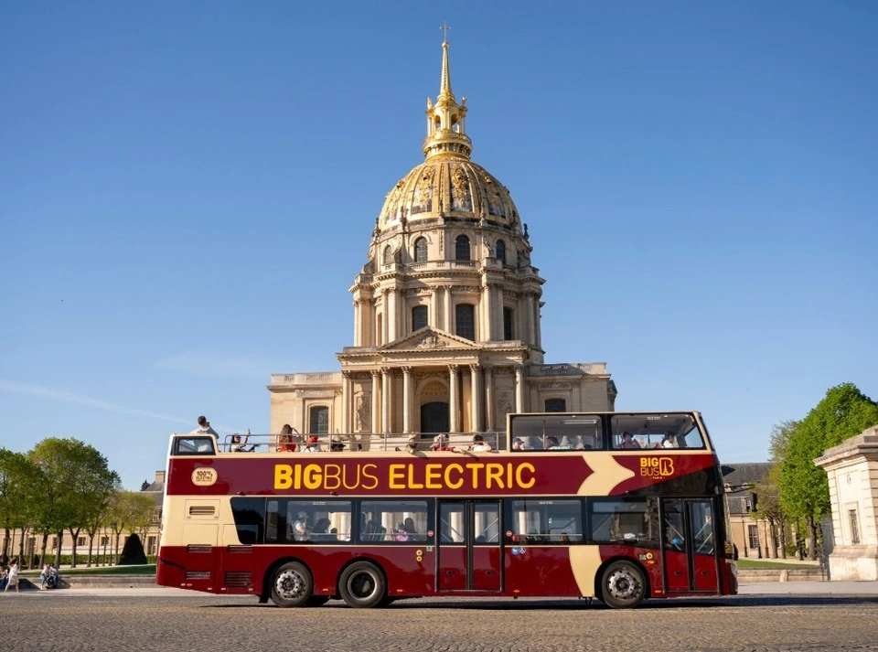 Big Bus Tours: Notre Dame Exterior Guided Tour + 24-Hours Hop-On, Hop-Off Bus Tour