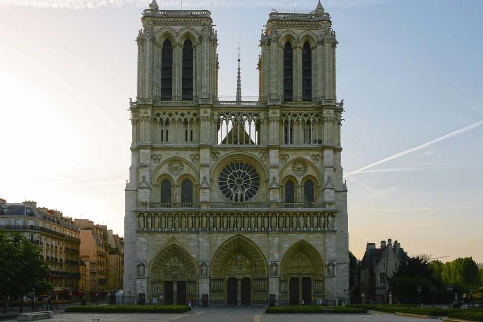 Paris City Tour: City of Light & Revolution and Montmartre City Tour: A Bohemian Adventure