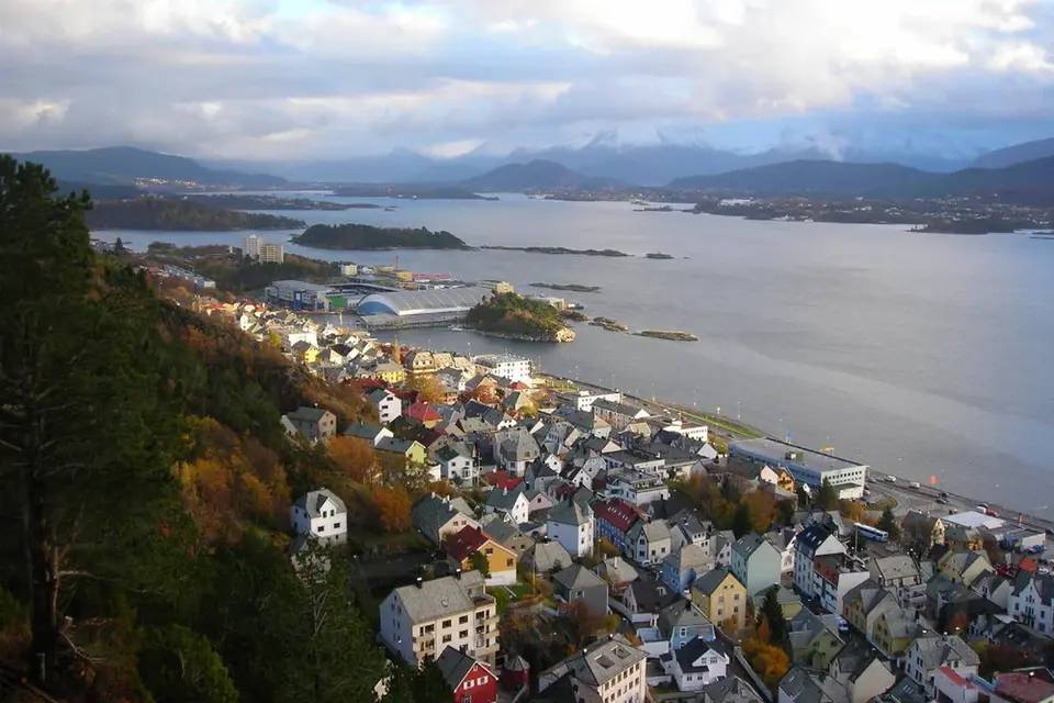 Alesund Hop-On, Hop-Off Bus Tour