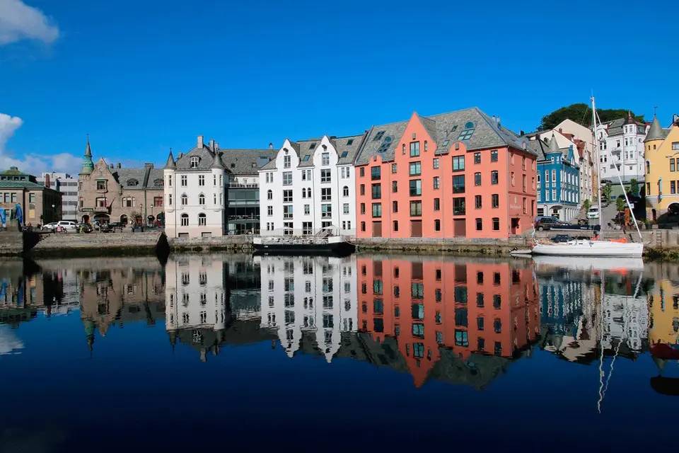 Alesund Hop-On, Hop-Off Bus Tour