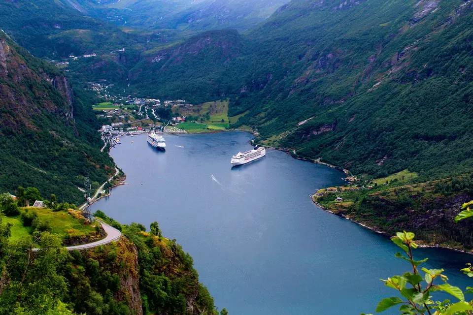 City Sightseeing: Geiranger Hop-On, Hop-Off Bus Tour