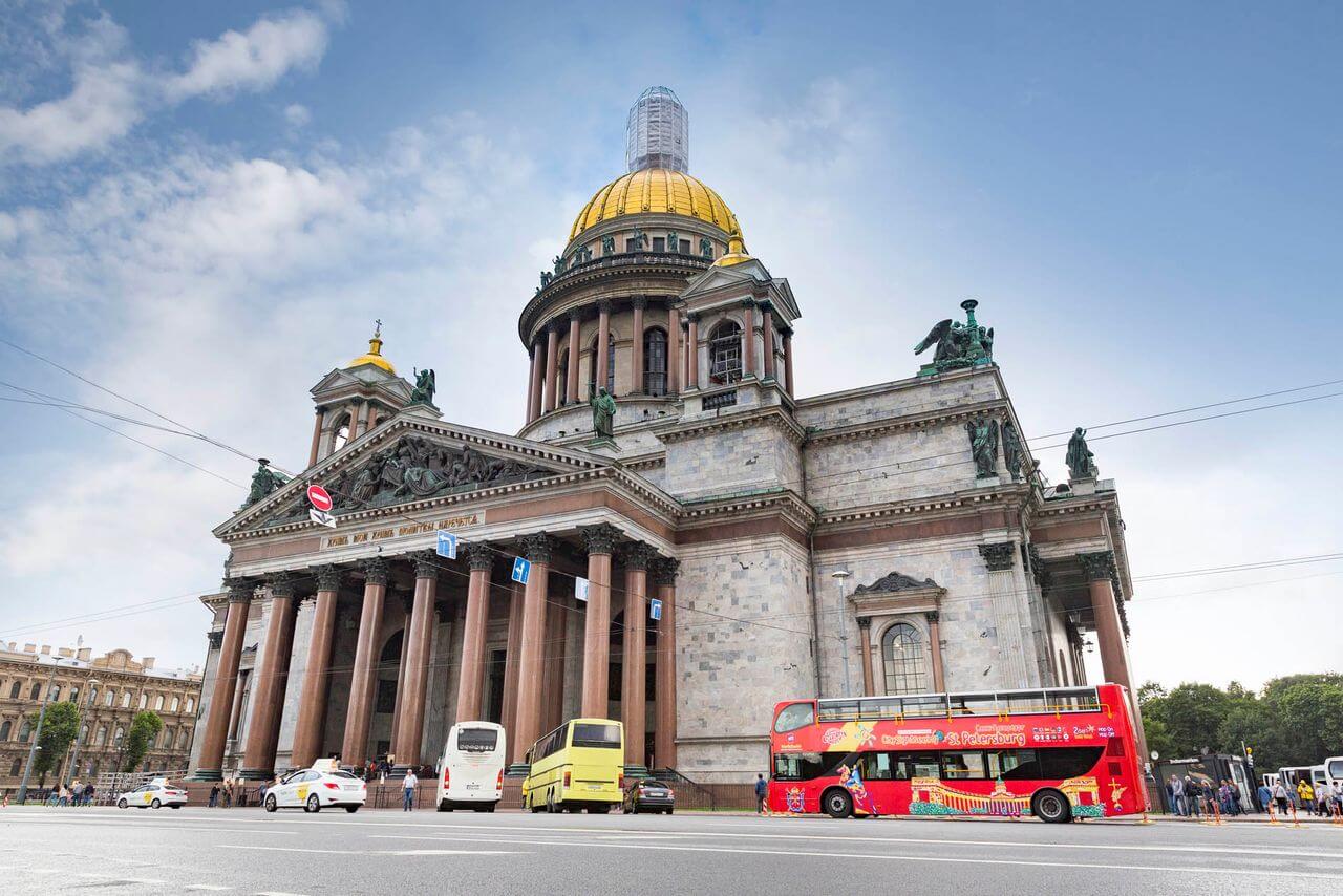 Place of St. Petersburg Tours