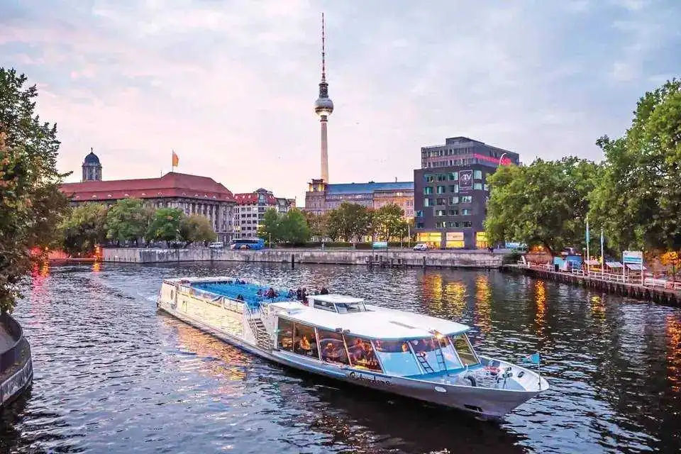 City Sightseeing: Berlin Hop-On, Hop-Off All Route with Spree River Cruise