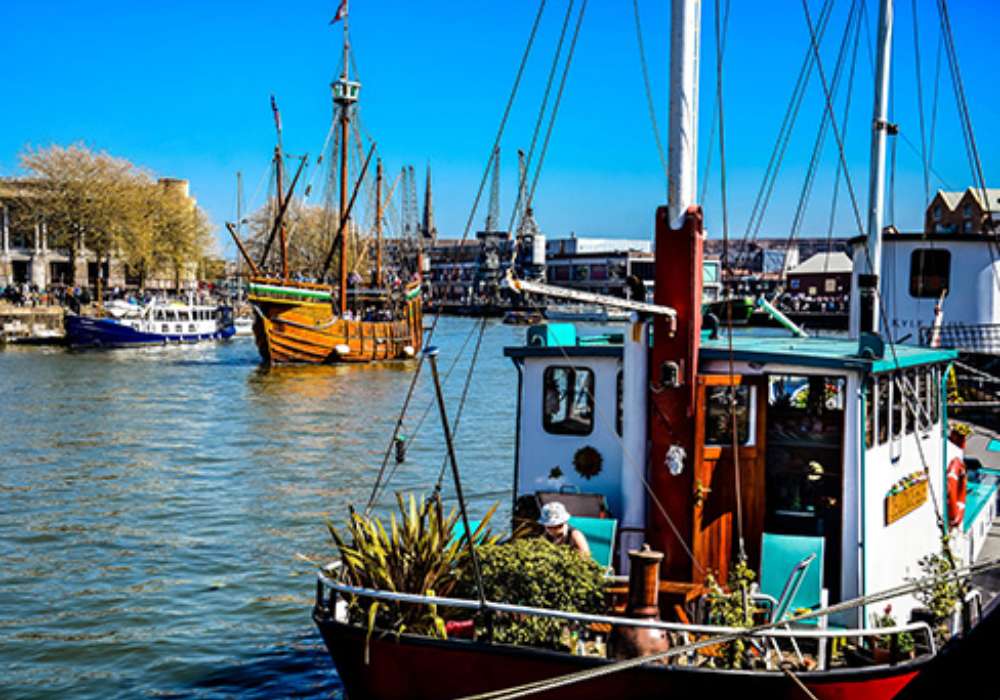 TooTBus: Bristol Discovery Hop-On, Hop-Off Bus Tour