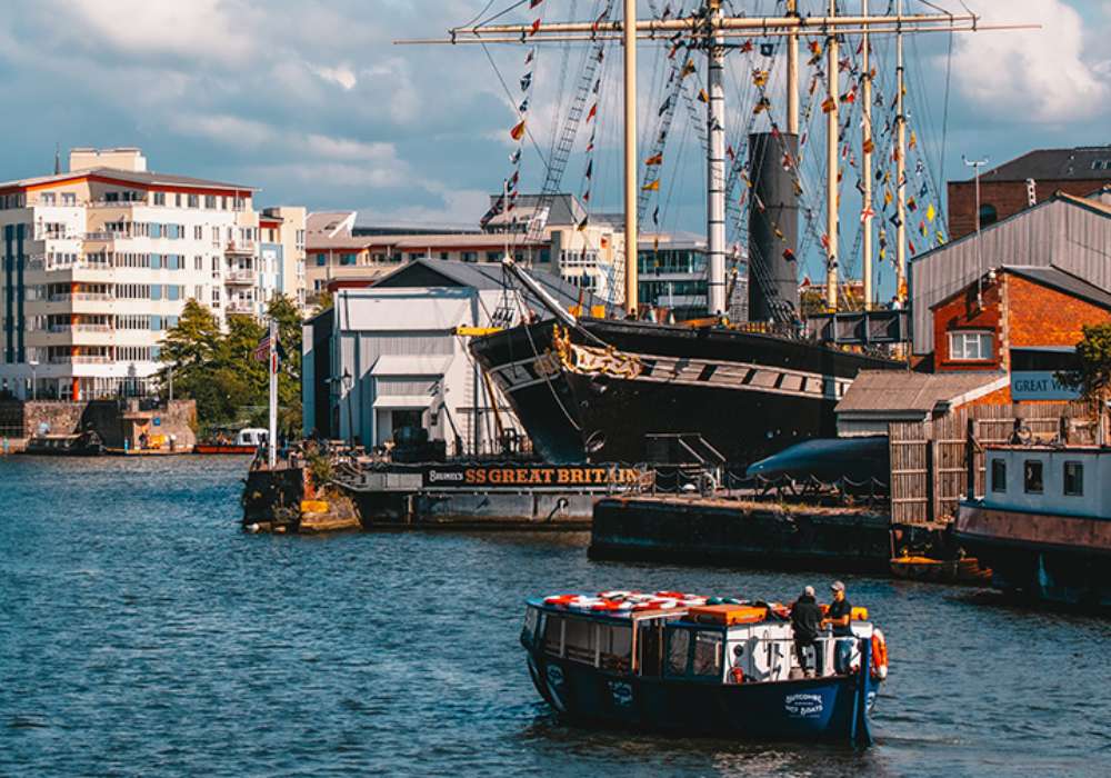 TooTBus: Bristol Discovery Hop-On, Hop-Off Bus Tour