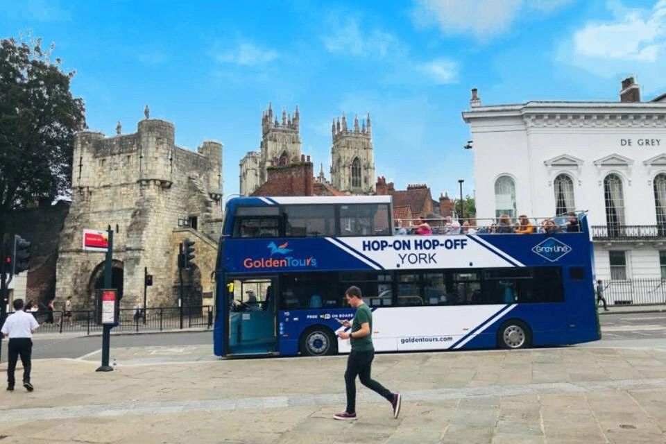 Golden Tour: York Hop On Hop Off Bus Tour