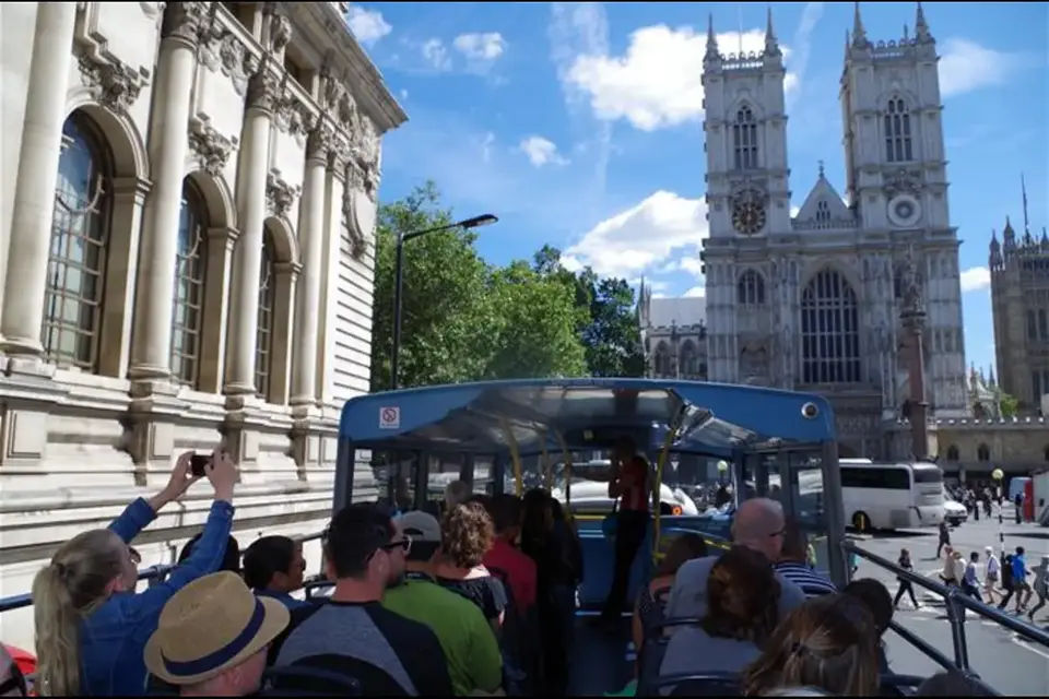 Golden Tours: London Hop-On, Hop-Off Bus Tour