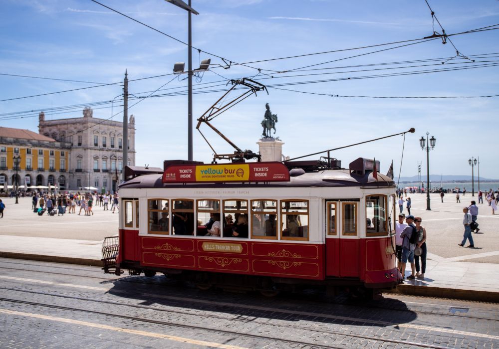 Lisbon Yellow Bus Tour