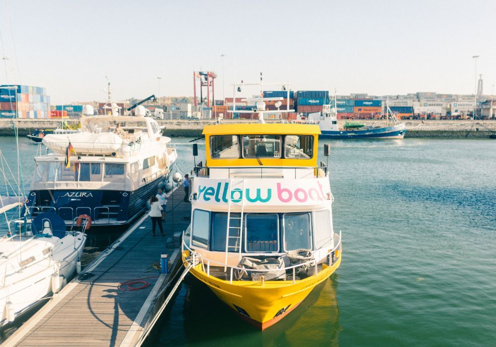 Yellow Bus: Lisbon Hop-On, Hop-Off Bus with River Boat Tour