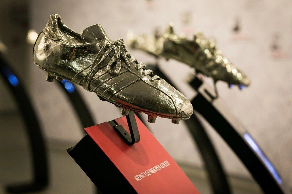 Buenos Aires Hop On Hop Off Bus with Football Museum & Brunch