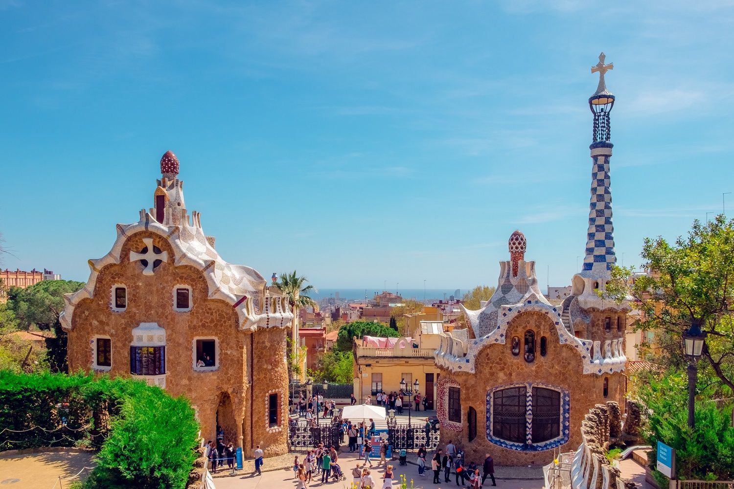 Artistic Barcelona including Sagrada Familia 