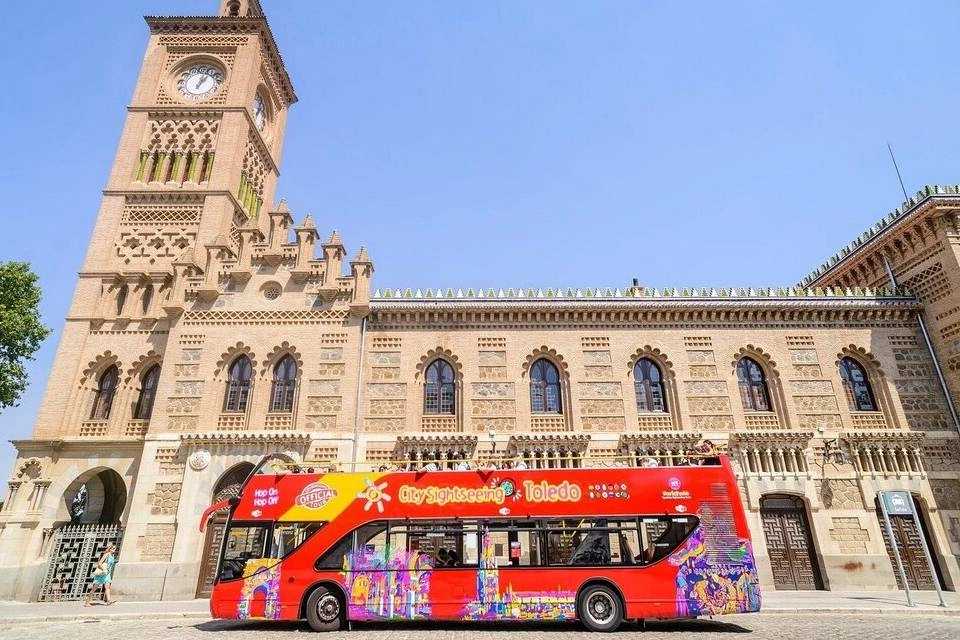 City Sightseeing: Toledo Hop-On, Hop-Off + Fly Toledo Experience (Value)