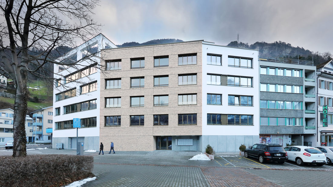 KOPFBAU MFH Seesicht Flüelen 01