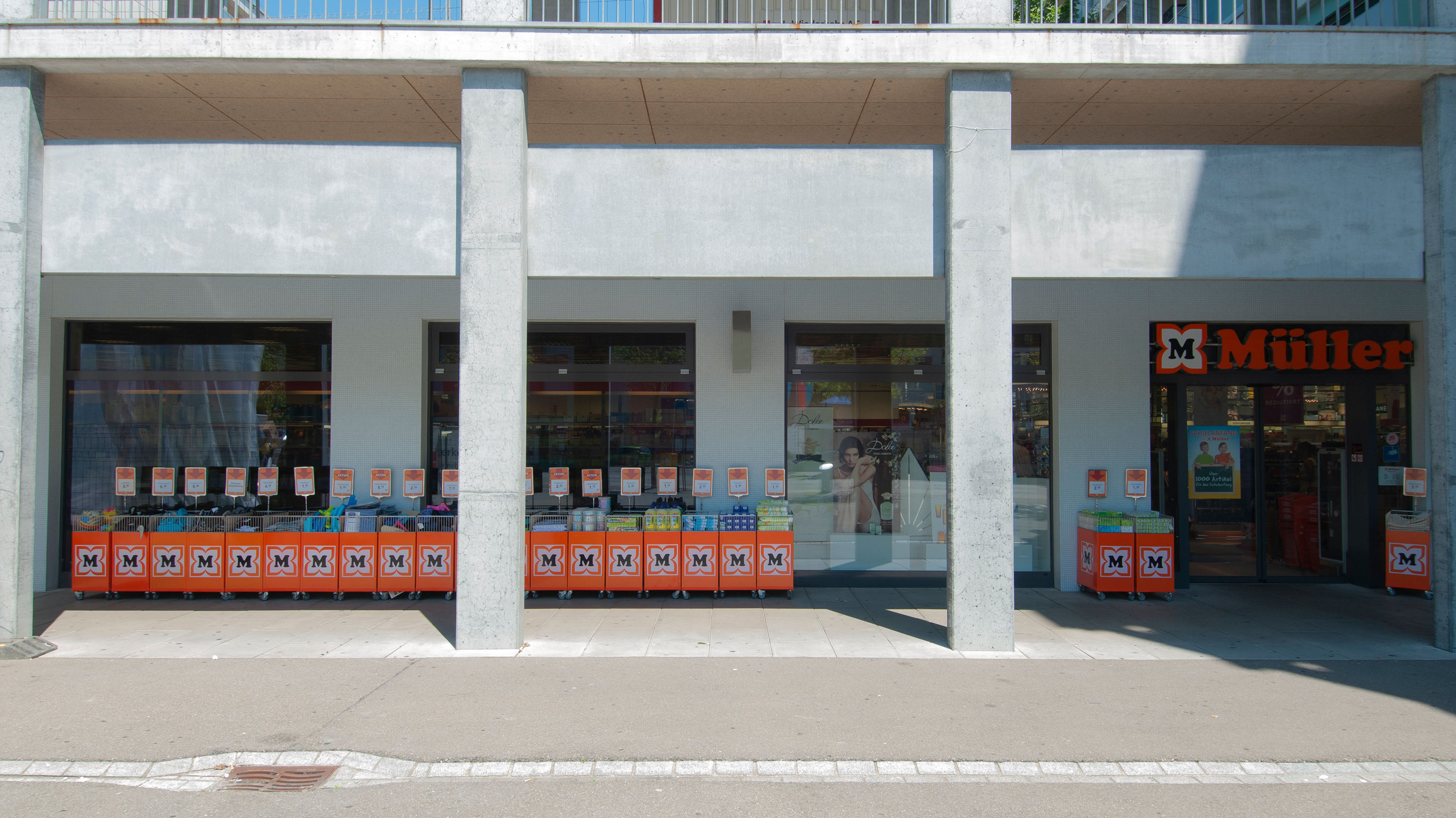 RETAIL Müller Handels AG 01
