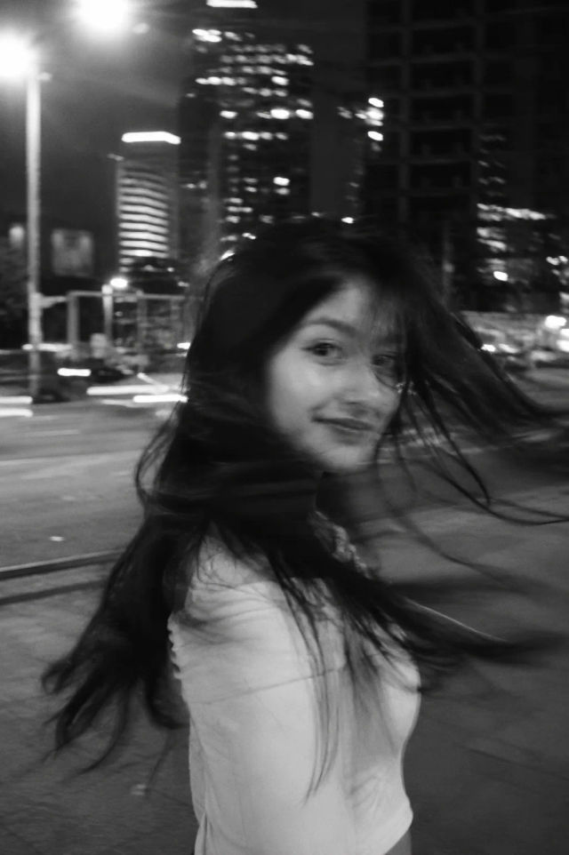 Black & White Cinematic Night Portrait — ChatGPT prompt | pineprompts.com