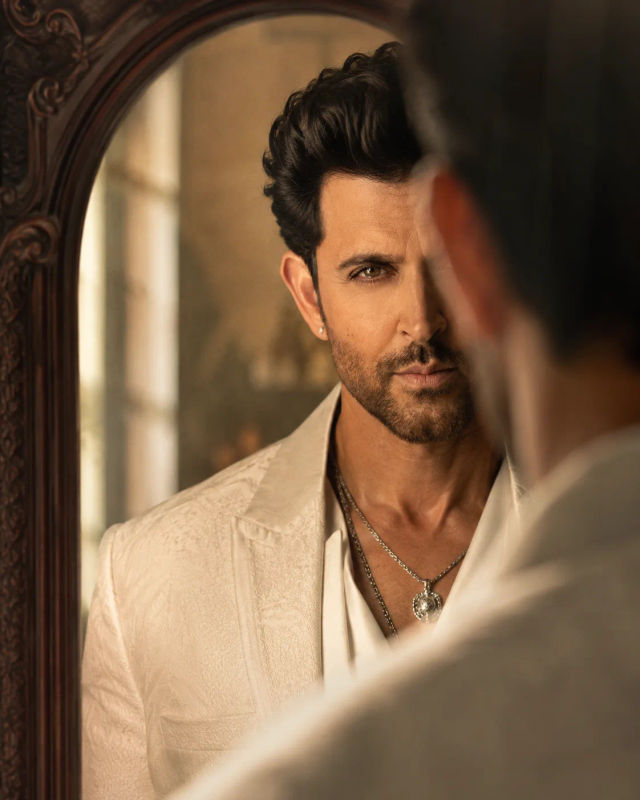 Cinematic Mirror Reflection Portrait of a Stylish Man — ChatGPT prompt | pineprompts.com