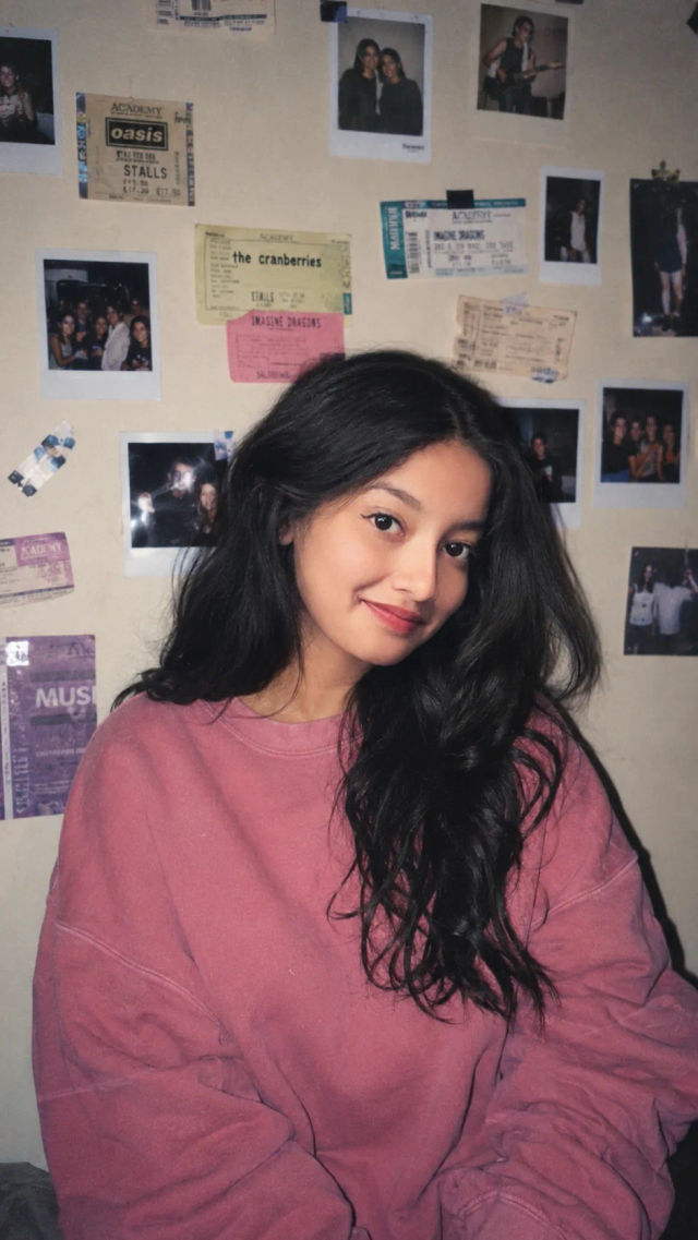 Portrait in Dusty Rose Sweatshirt — ChatGPT prompt | pineprompts.com
