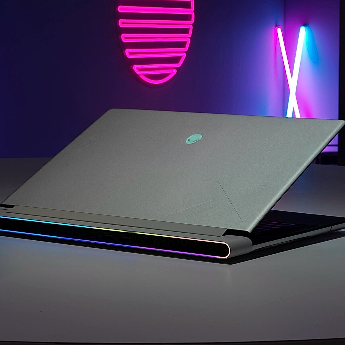 Dell Alienware M16