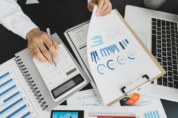 Reviving a Bookkeeping Company with End-to-End Brand Transformation thumbnail