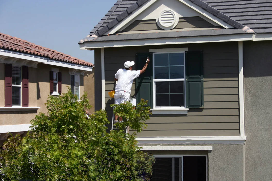 httpwwwistockphotocomfilecloseupphpid1655508house-painter.webp