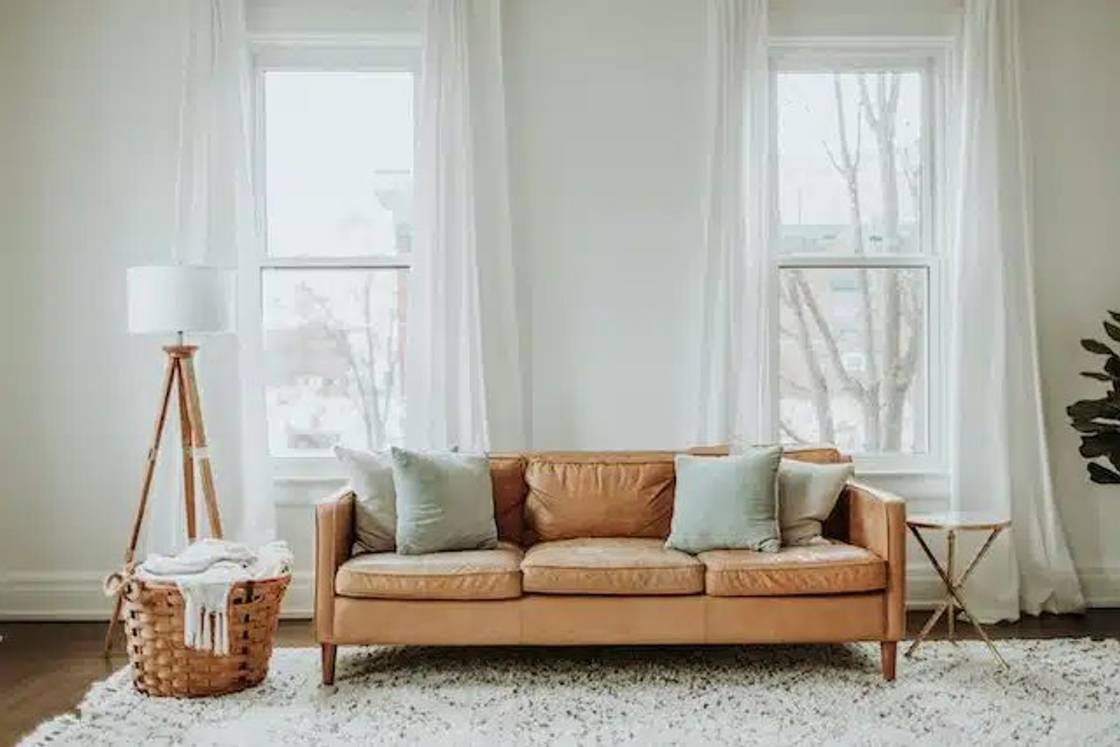 living-room-with-brown-couch_3Z-W5atRa.webp