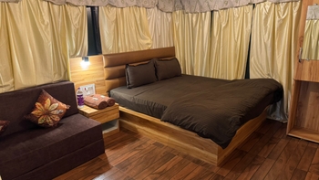 Tent (attached washroom) — photo 1