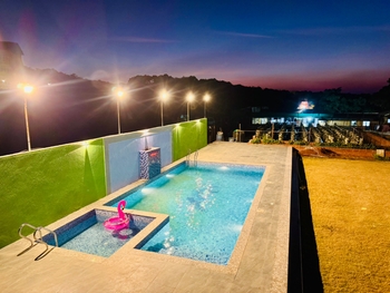 Swimming pool 🏊‍♀️ — photo 3