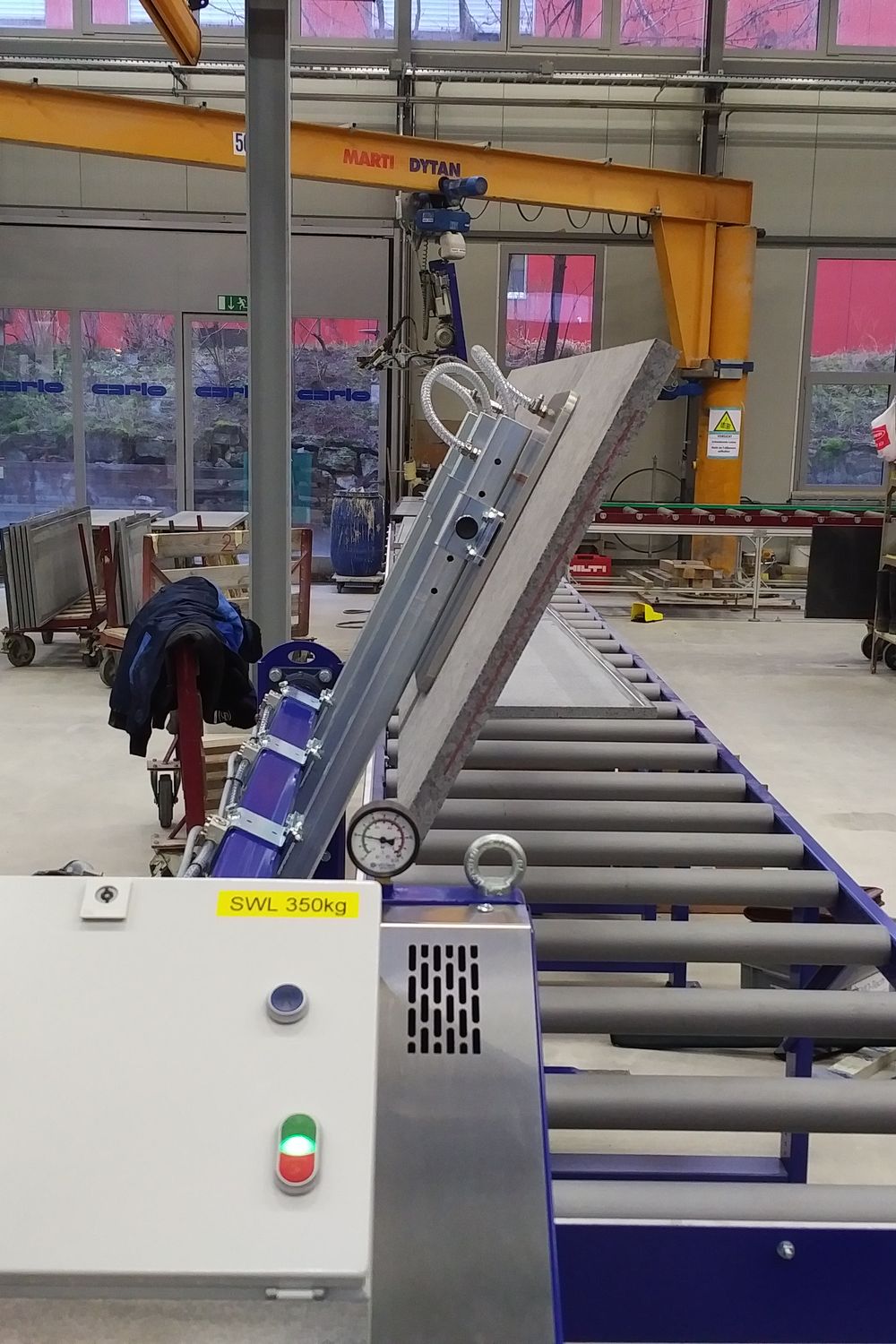 D-WT Wendetisch beim Einsatz beim Kunden Bernasconi AG D-WT Wendetisch beim Einsatz beim Kunden Bernasconi AG