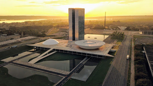 Medida precisa ser aprovada na Câmara de Deputados. (Fonte: Shutterstock/Reprodução)