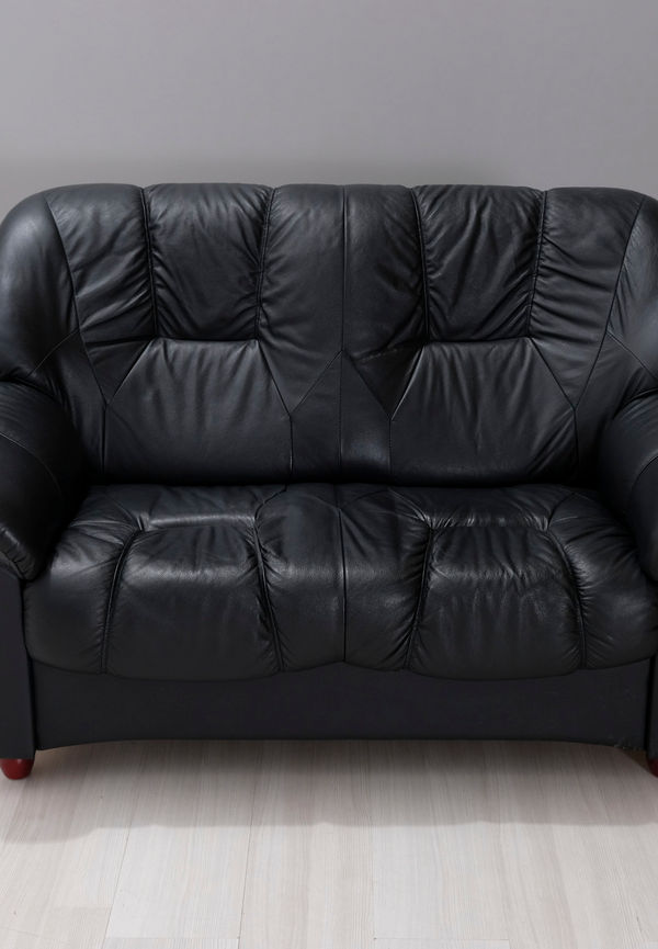 Otroligt fin svart soffa 2025 från No brand.