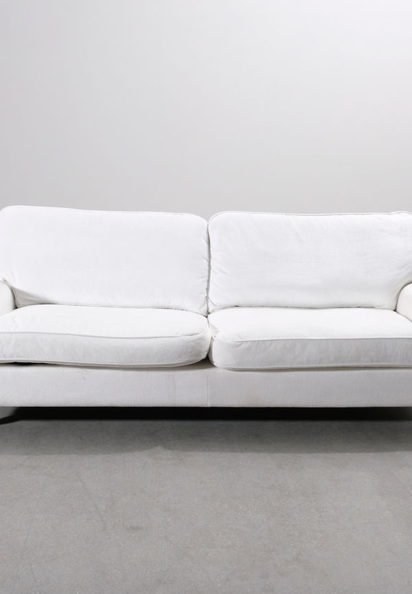 Riktigt fin soffa i vitt från No brand.