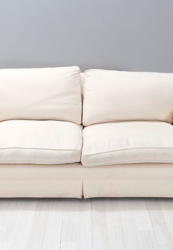 Smickrande vit soffa 2025 från No brand.