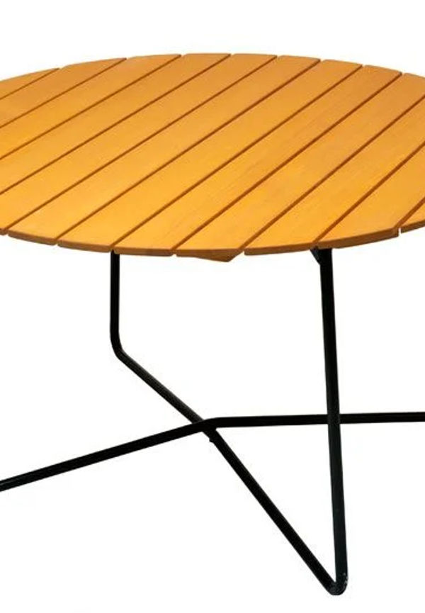 Supersnygg bord 2025 från Grythyttan Stålmöbler.