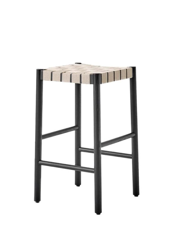 Fantastiskt snygg svart stol 2025 från &Tradition.