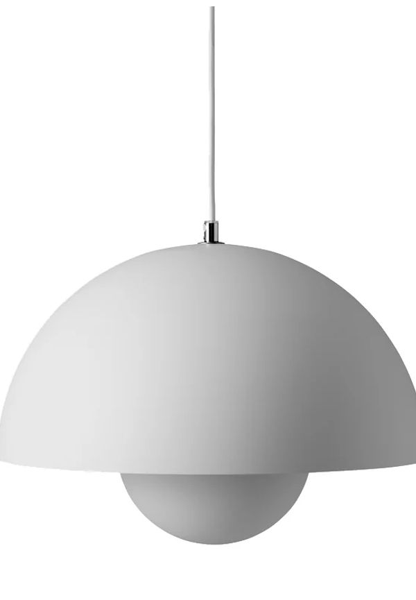 Fantastiskt fin lampa i grått från &Tradition.