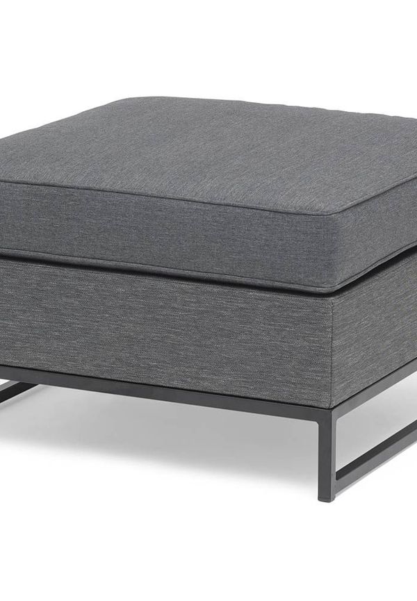 Modern grå utemöbel i aluminium från Hillerstorp.