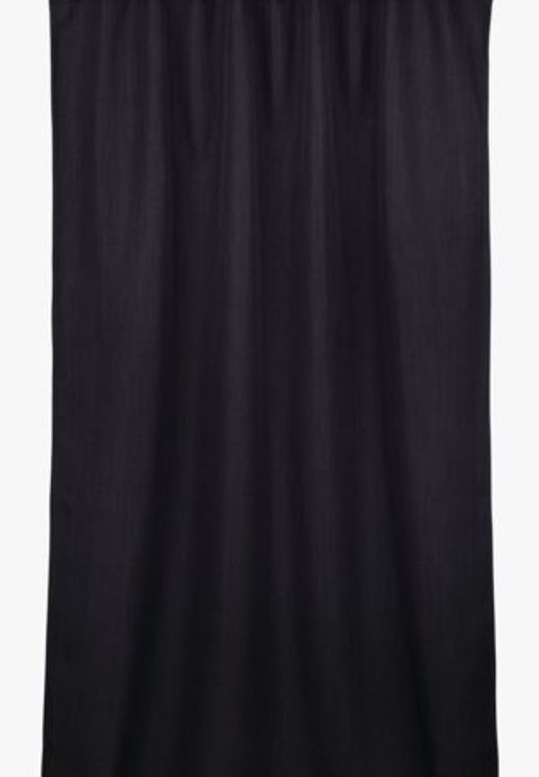 Riktigt fin mörkläggningsgardin i svart från hemtex.